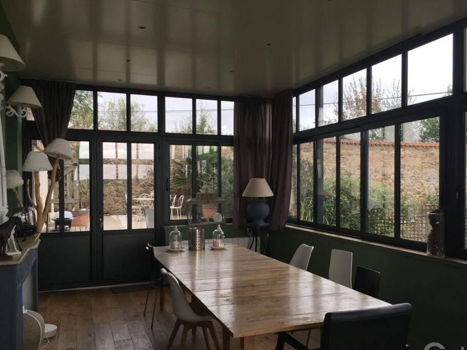 Villa Le Logis Cholet 49300 Lieu Exceptionnel En Famille Ou Amis à Mazieres-en-Mauges Extérieur photo