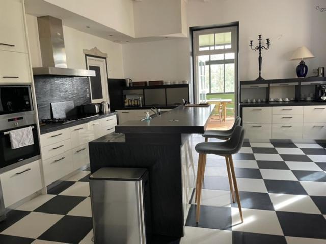 Villa Le Logis Cholet 49300 Lieu Exceptionnel En Famille Ou Amis à Mazieres-en-Mauges Extérieur photo