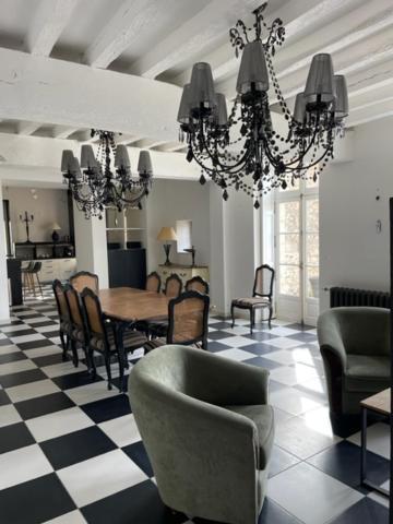 Villa Le Logis Cholet 49300 Lieu Exceptionnel En Famille Ou Amis à Mazieres-en-Mauges Extérieur photo