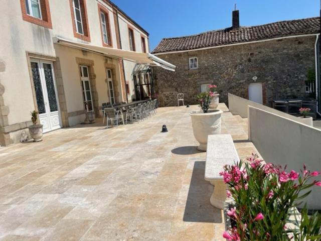 Villa Le Logis Cholet 49300 Lieu Exceptionnel En Famille Ou Amis à Mazieres-en-Mauges Extérieur photo